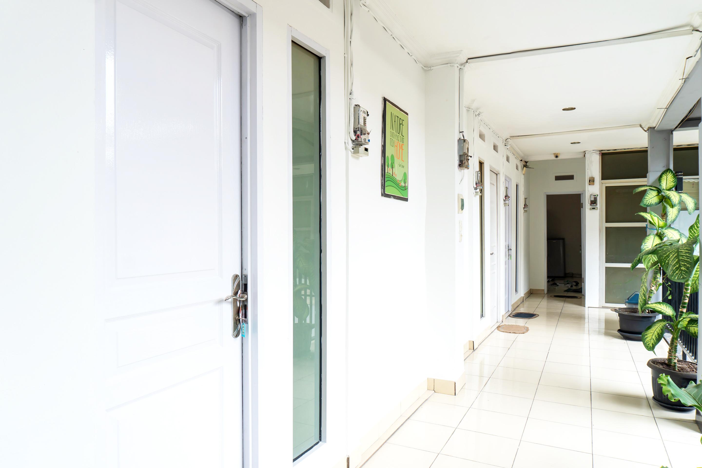 Super Oyo 617 Sukaraja Residence Syariah Bandung Esterno foto