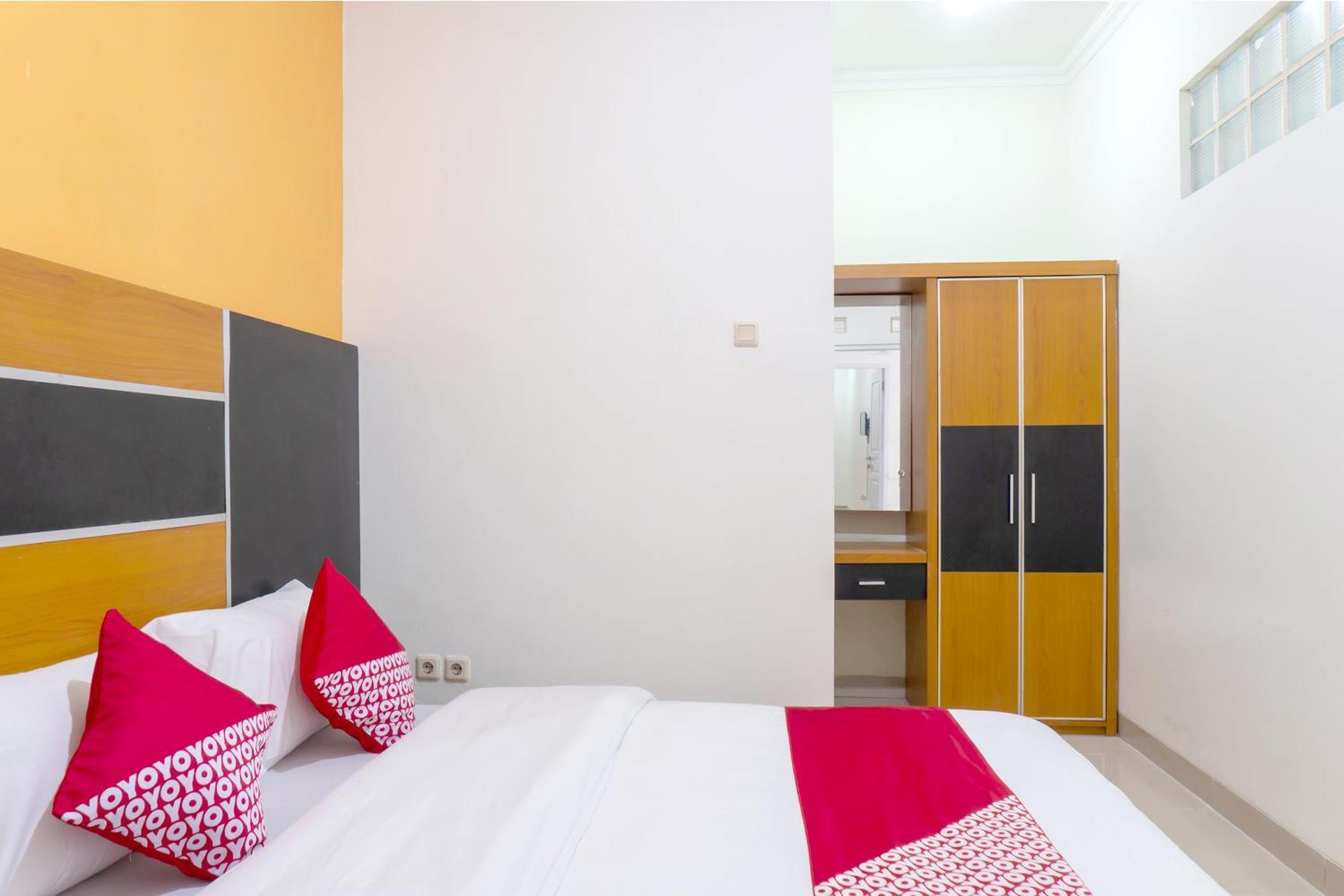 Super Oyo 617 Sukaraja Residence Syariah Bandung Esterno foto