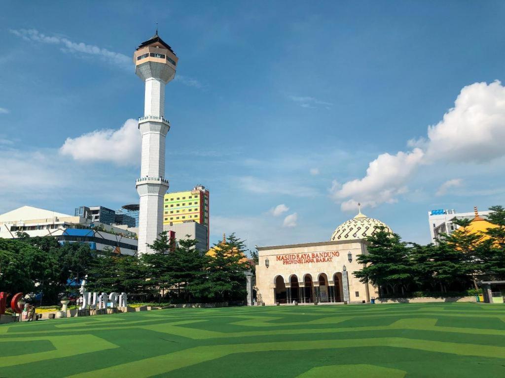 Super Oyo 617 Sukaraja Residence Syariah Bandung Esterno foto