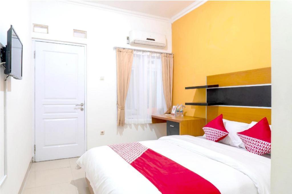 Super Oyo 617 Sukaraja Residence Syariah Bandung Esterno foto